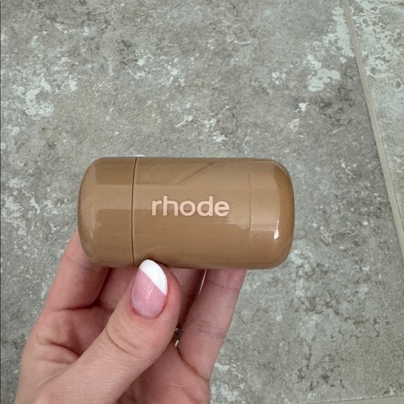 RHODE Pocket Blush - Picture 1 of 4